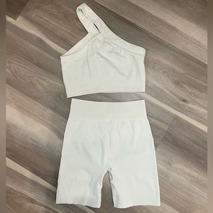 One shoulder sports bra with biker shorts workout set